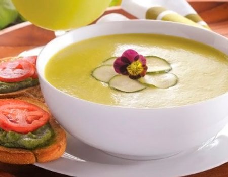 Prepara en 6 minutos una sopa de calabacín