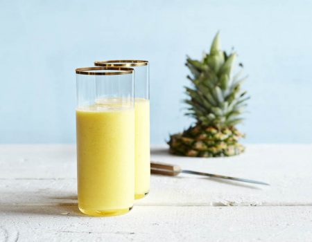 refrescante zumo de piña con vitamix