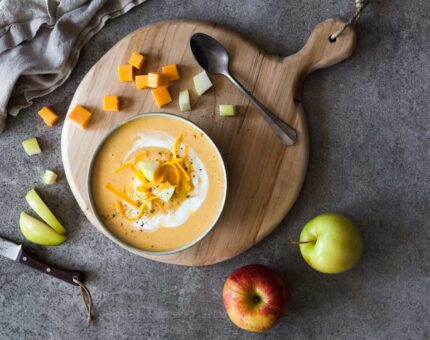 Sopa de queso Cheddar y manzana