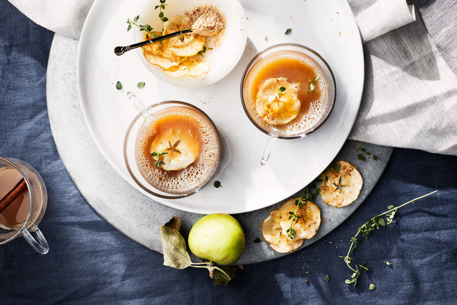 Entra en calor con esta sidra caliente de manzana con especias de invierno