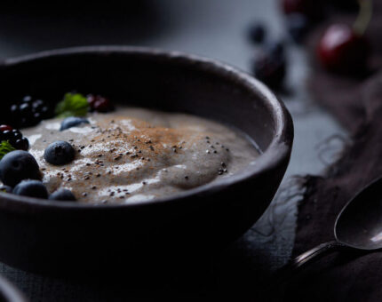 Porridge de chía con leche de almendras