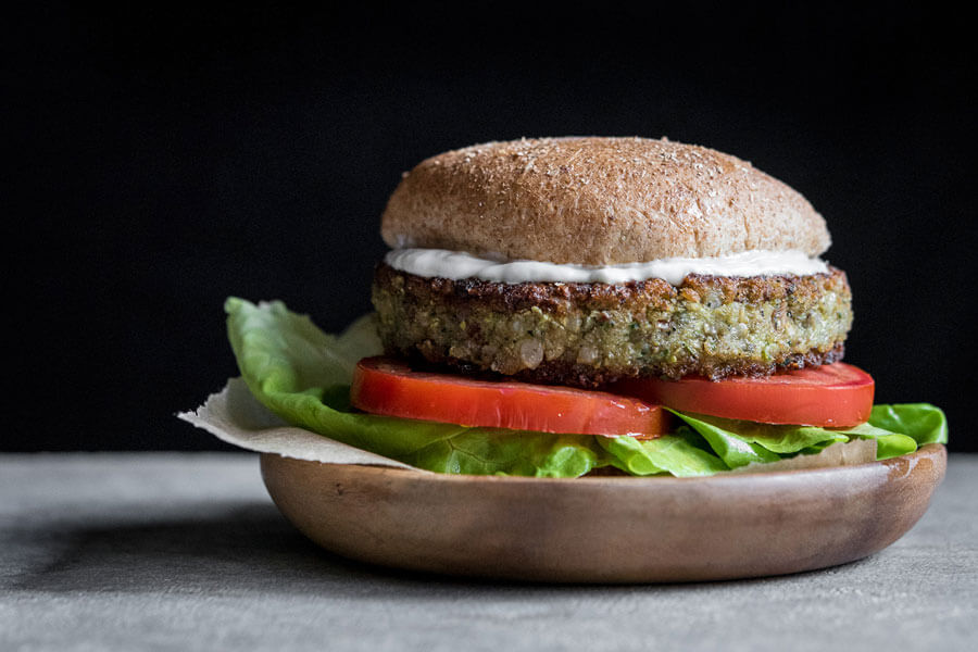 hamburguesa vegana de arroz y calabacin 