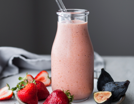 Batido antioxidante de fresa e higos