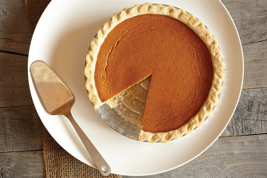 Tarta de calabaza fácil y baja en grasas en un plato