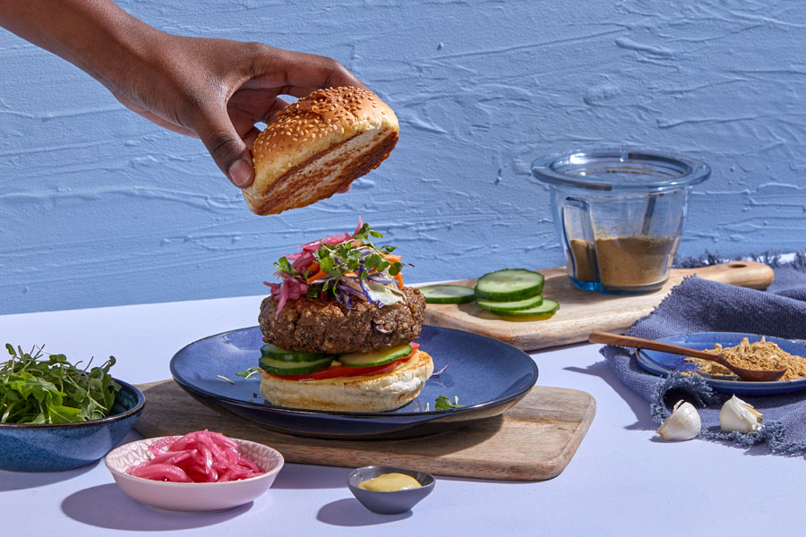 hamburguesa vegetariana de champiñones y trigo sarraceno.