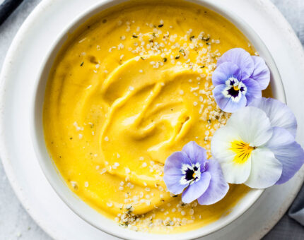 Smoothie bowl de mango y superfoods