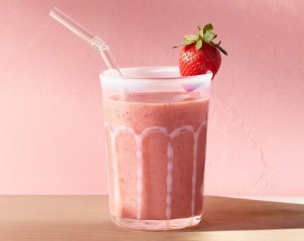 Batido de fresa con agua de coco y uvas