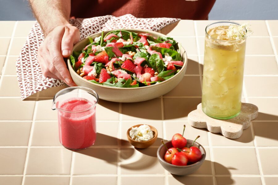 ensalada de verano con vinagreta de cereza